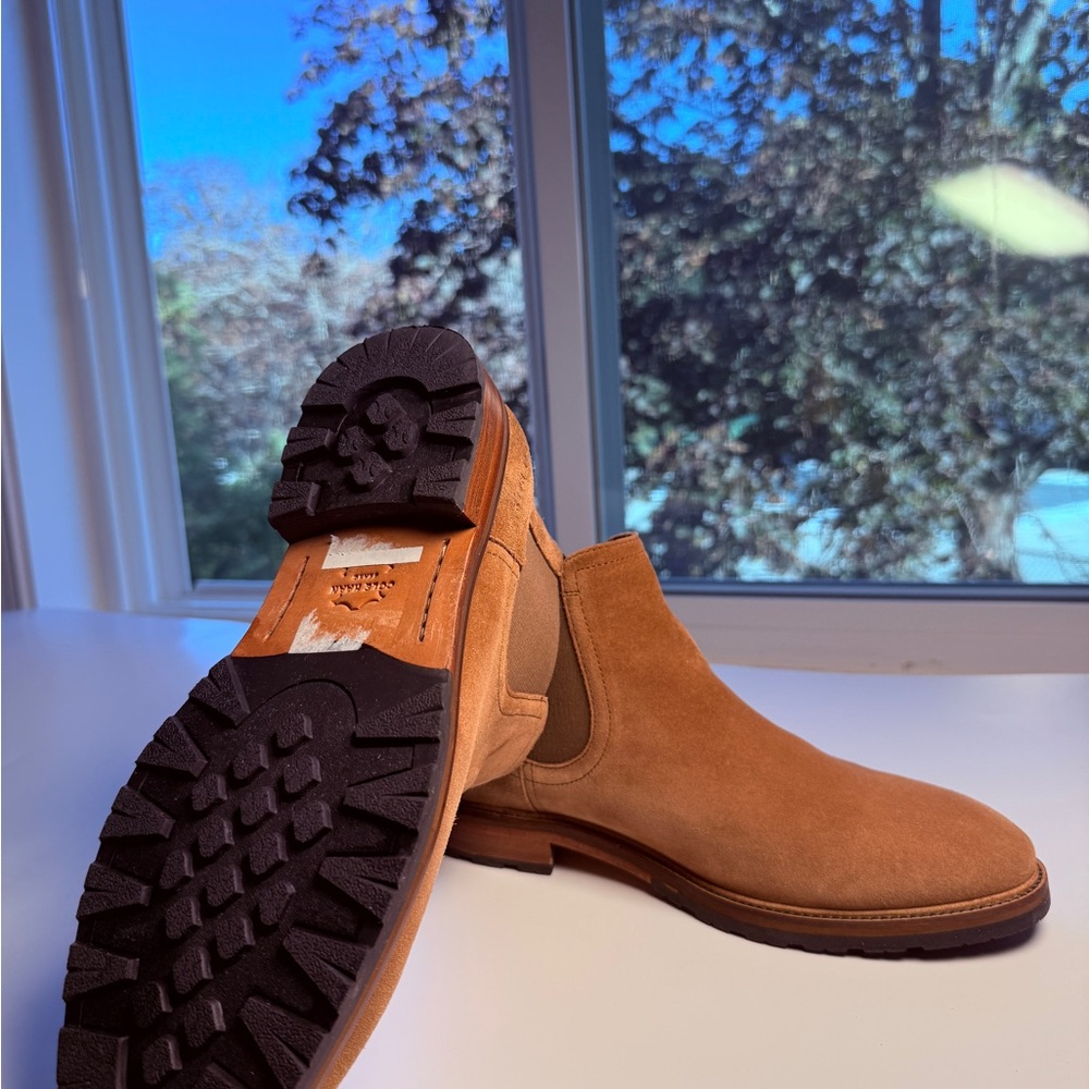 COLE HAAN MENS TAN SUEDE BERKSHIRE LUG CHELSEA BOOTS SIZE 8 MEDIUM - Picture 15 of 16